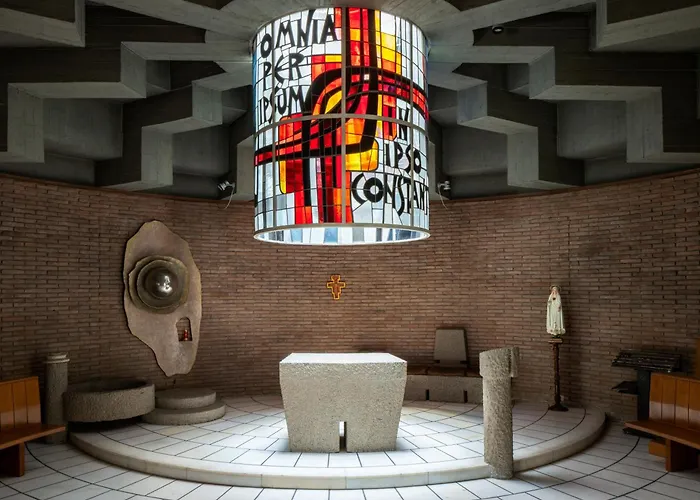 Adoro Hotel
