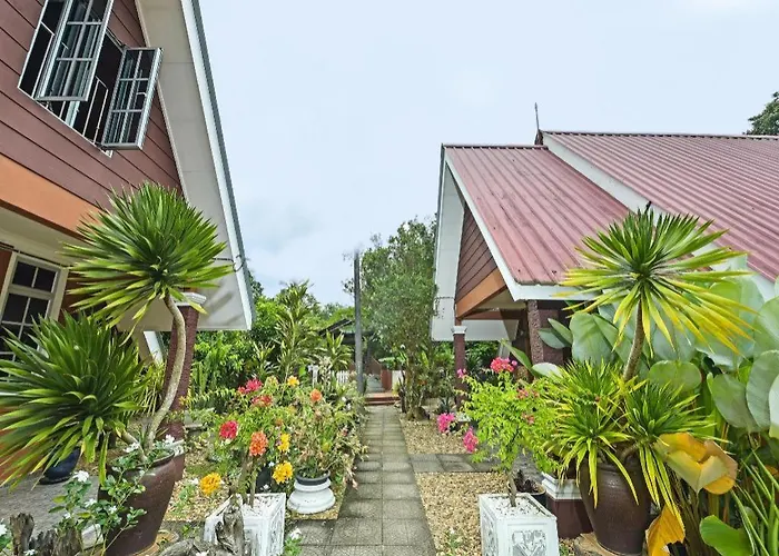 Oyo 90642 Twin Mutiara Chalet & Homestay