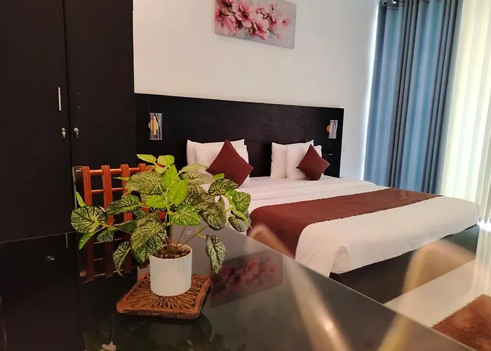 Hotel Pearl White Residency