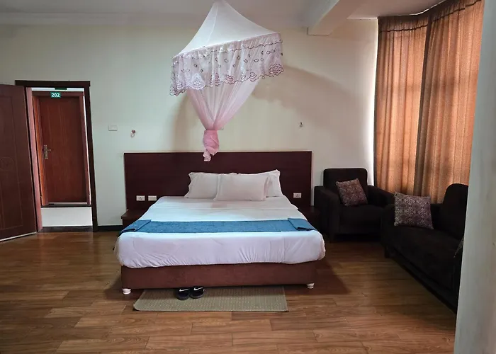 Yiganda Hotel, Safari Tours