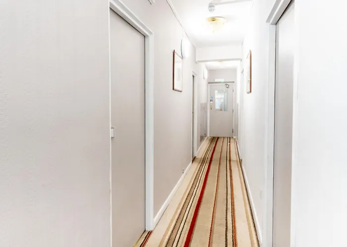 Norwich Central Hotel- Near Norwich Train Station & Carrow Road Stadium