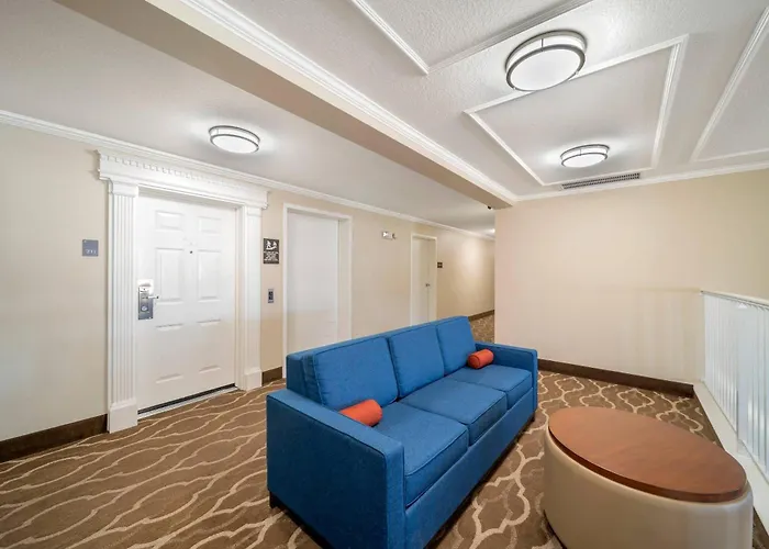 Comfort Suites Red Bluff Near I-5