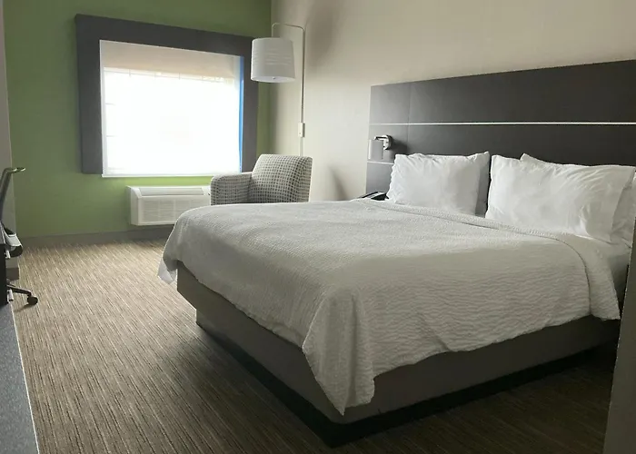 Holiday Inn Express Hotel And Suites Ada By Ihg