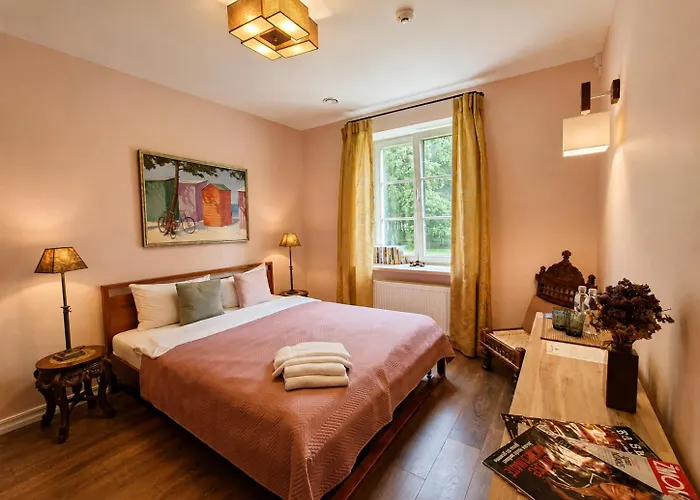 Lake & Library Boutique Hotel