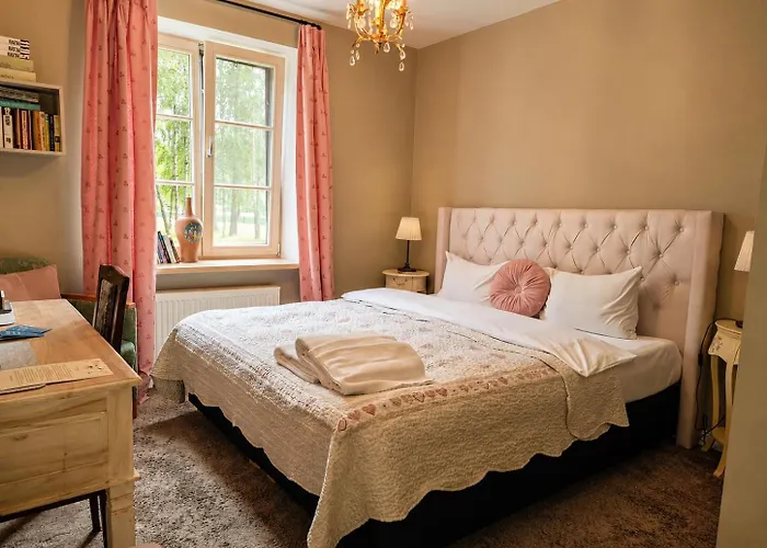Lake & Library Boutique Hotel
