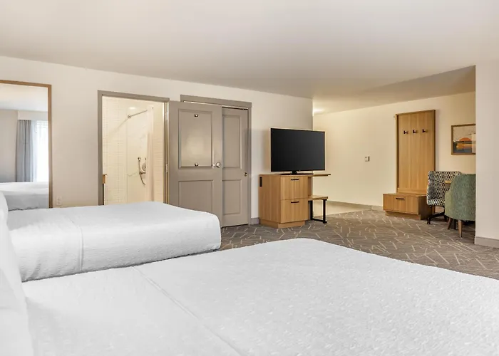 Hampton Inn & Suites Cincinnati / Uptown - University Area