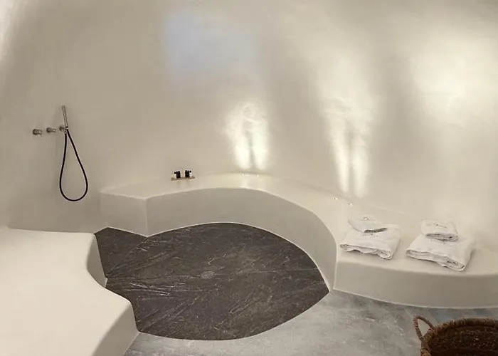 Chelidonia Luxury Suites
