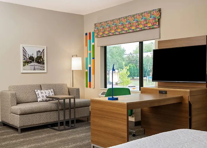 Hampton Inn & Suites Raleigh Midtown, Nc