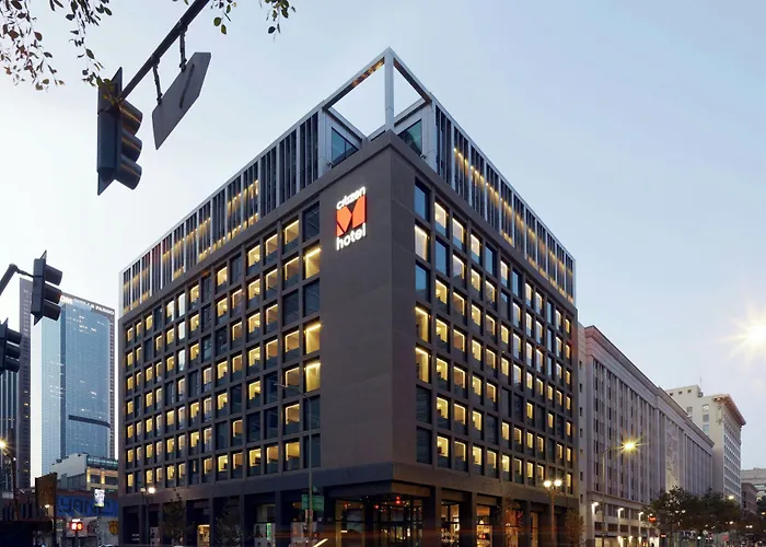 citizenM Los Angeles Downtown