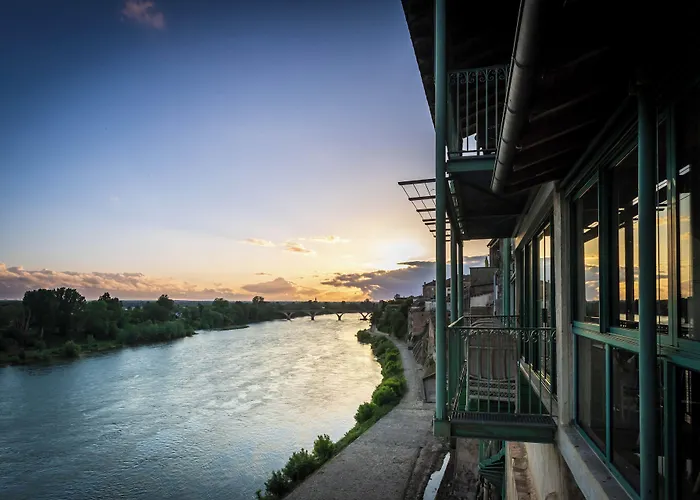 Cote Garonne Le Balcon Des Dames -Hotel Et Restaurant- Tonneins Fauillet Marmande - Panorama Sur Garonne-Climatise- Accueil Velo-Canal Et Vallee Du Lot -Soiree Etape- Sejour Touristique-