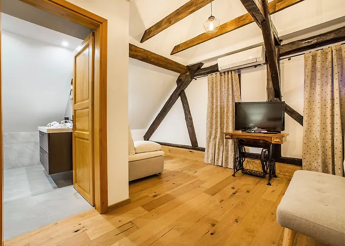 Hotel Pok Garni