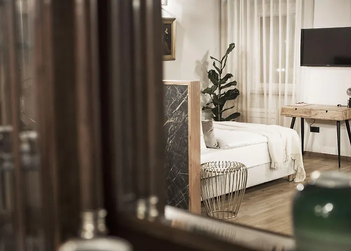 Hotel Pok Garni