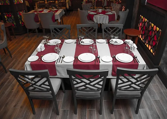 Macara Sheki City Hotel