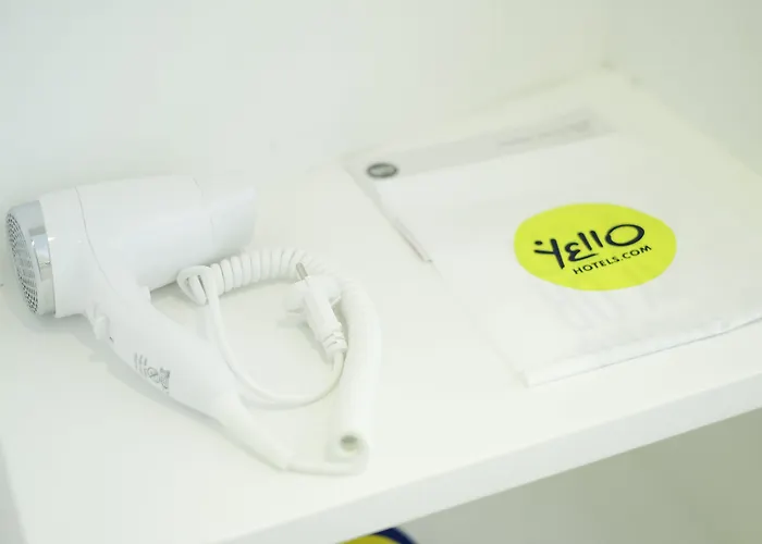 Yello Hotel Harmoni