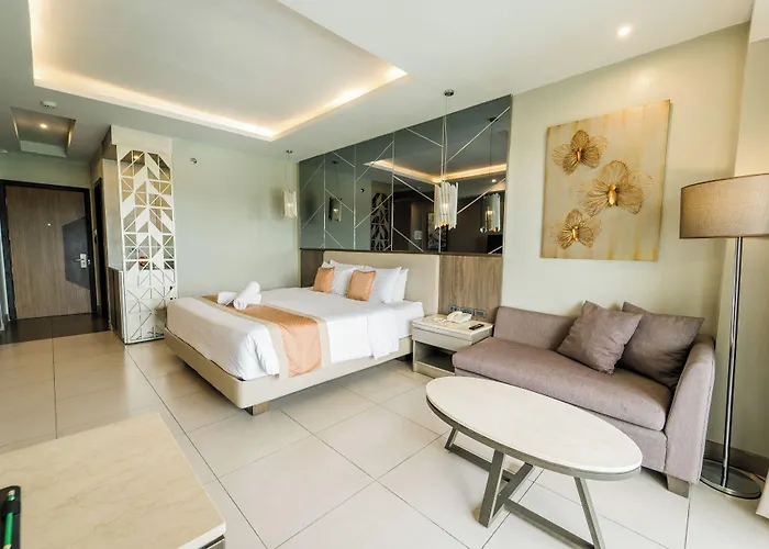 Zuri Hotel