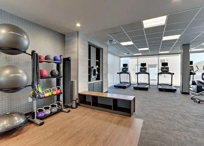 Fairfield Inn & Suites By Marriott Dallas Love Field