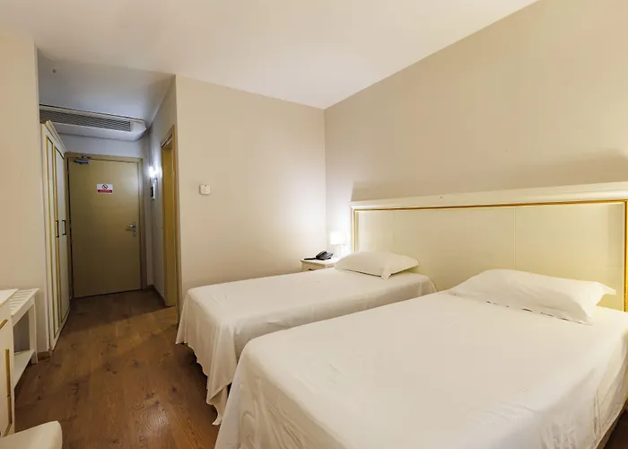 Riverside Rooms At Hotel Fieri