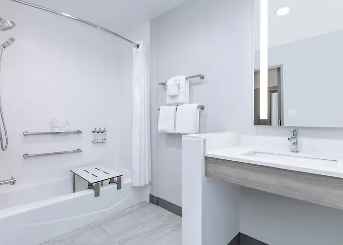 Holiday Inn Express & Suites Dallas - Plano North By Ihg
