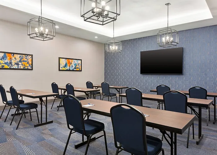 La Quinta Inn & Suites By Wyndham Mount Laurel Moorestown