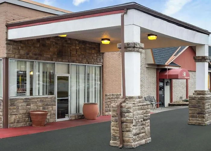 Super 8 By Wyndham Youngstown/Girard