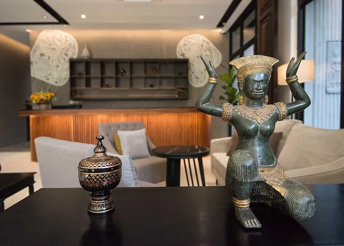 Glow Park Hotel Grand Royal Palace
