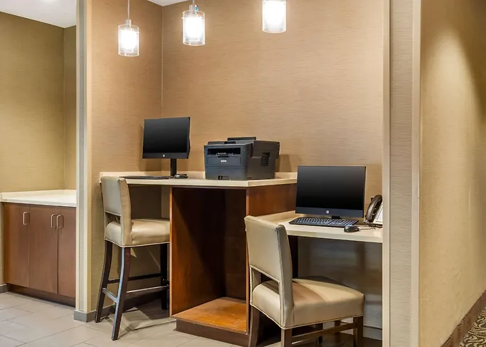 Comfort Inn & Suites At Crossplex Village