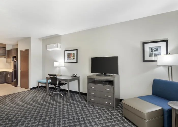 Best Western Plus Waller Hotel