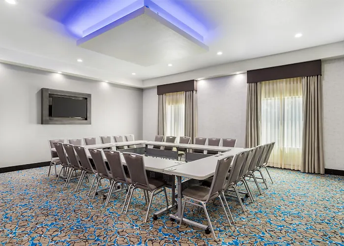 Best Western Plus Waller Hotel