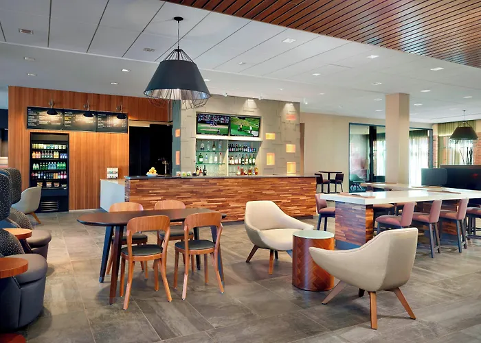 Courtyard By Marriott Lagrange