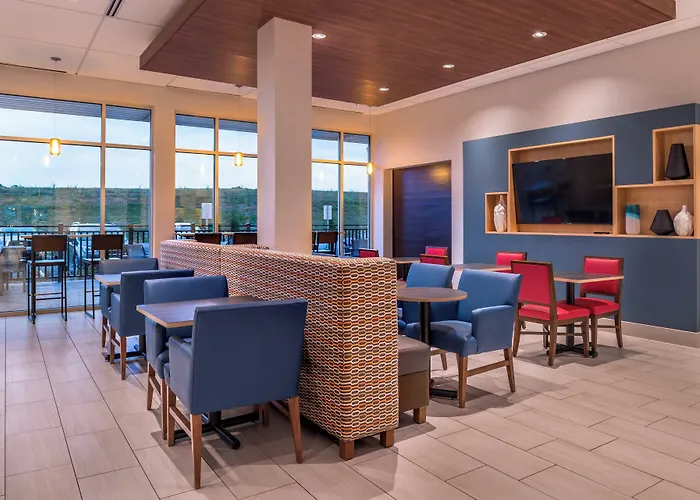 Holiday Inn Express & Suites Farmville By Ihg