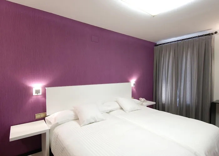Hotel Cienbalcones