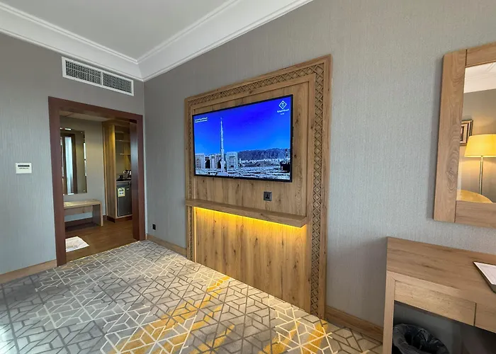 Crown Town Hotel