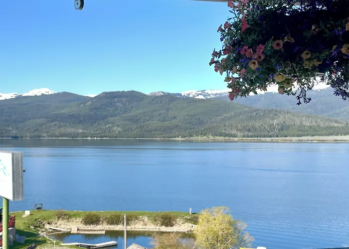 Lake View Suites