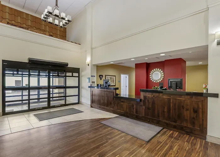 Best Western Plus Hudson Hotel & Suites
