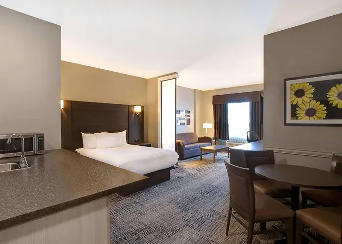 Days Inn & Suites By Wyndham Warman