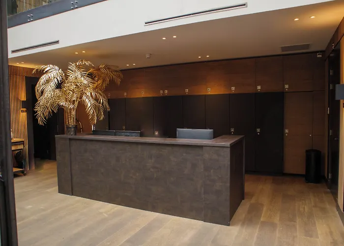 Manzo'S Suites
