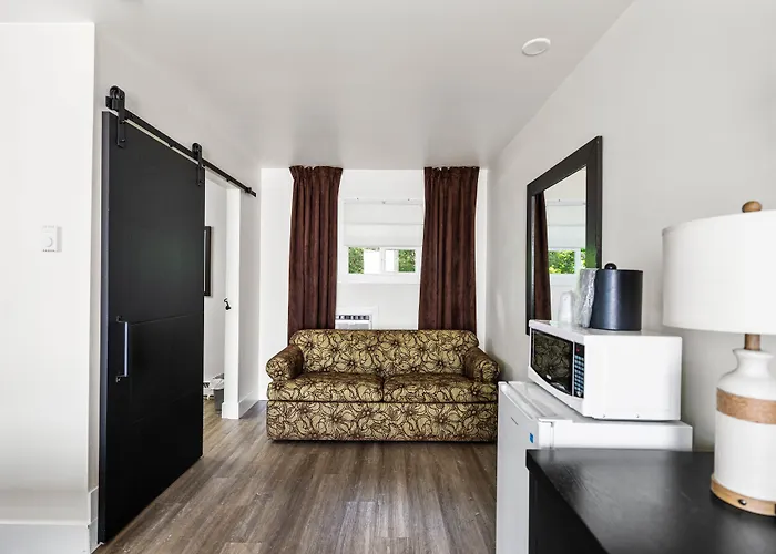 Shores Inn & Hotel