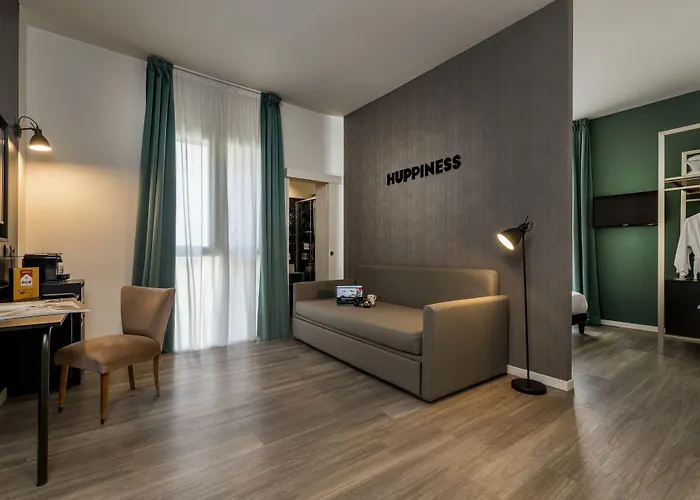 Up Hotel