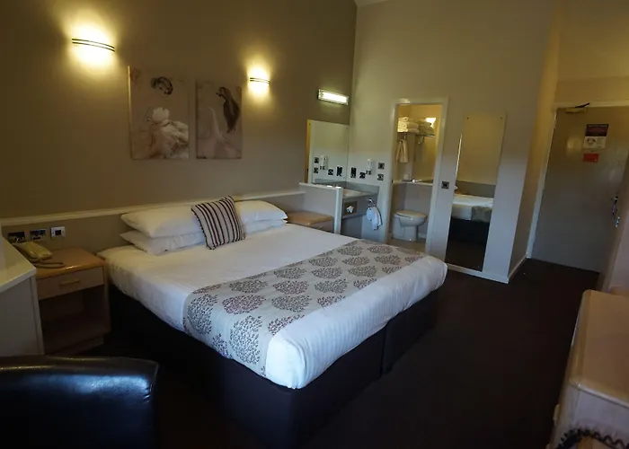 Damon'S Hotel