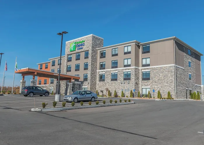 Holiday Inn Express & Suites Clarion By Ihg