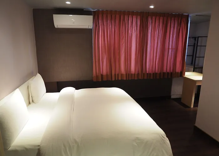 Day Chen Hotel