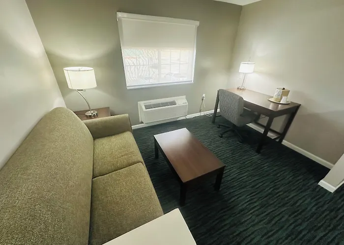Bridgepointe Inn & Suites By Bphotels, Lincoln I-80 & 27Th St