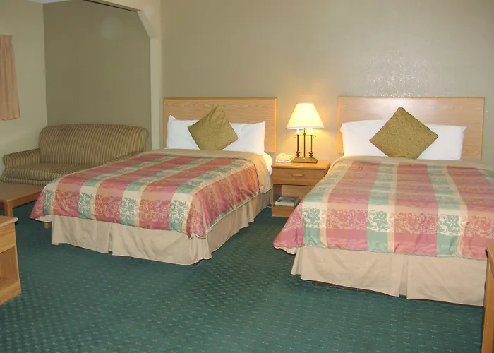 Holland Inn And Suites