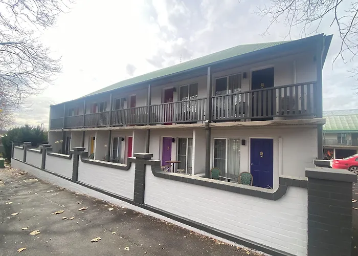 Town Square Motel