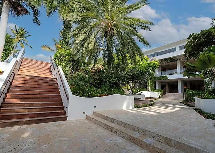 Hodges Bay Resort & Spa, An Hq Luxury Resort & Residences
