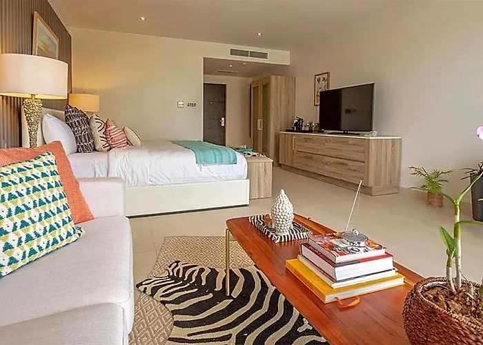 Hodges Bay Resort & Spa, An Hq Luxury Resort & Residences