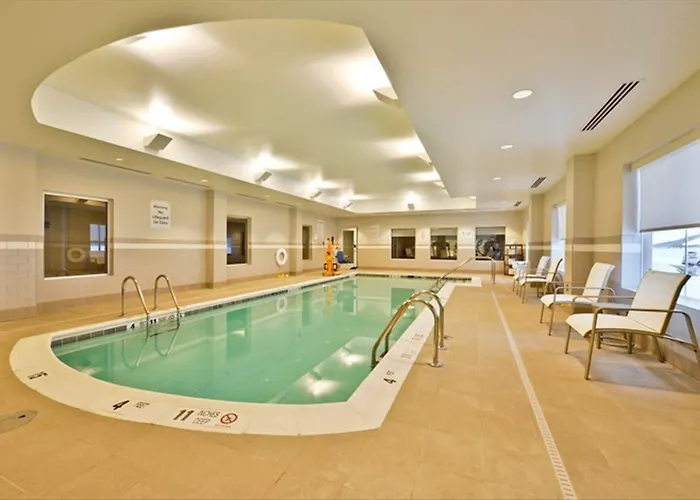 Holiday Inn Express & Suites Utica, Ny