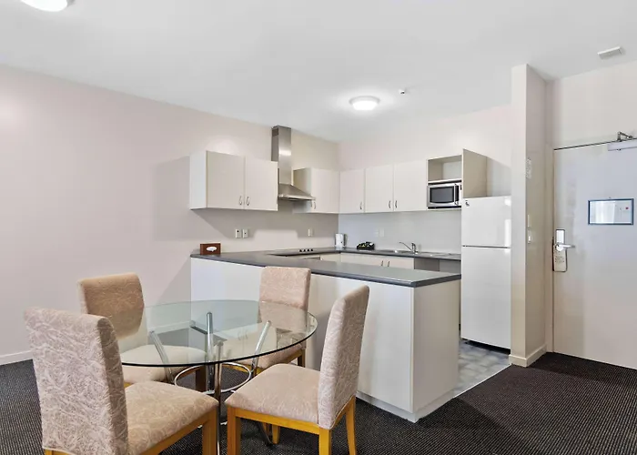 Ramada By Wyndham, Hamilton City Center