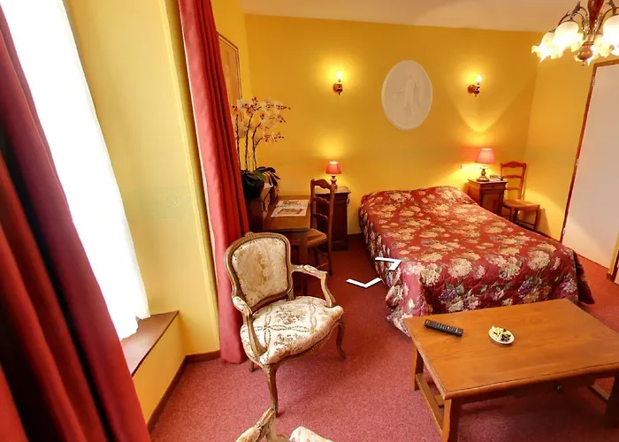 Hostellerie Saint Martin- Logis Hotel Et Restaurant