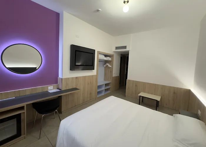 Hotel Holidays